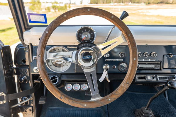 1974 Ford Bronco 302